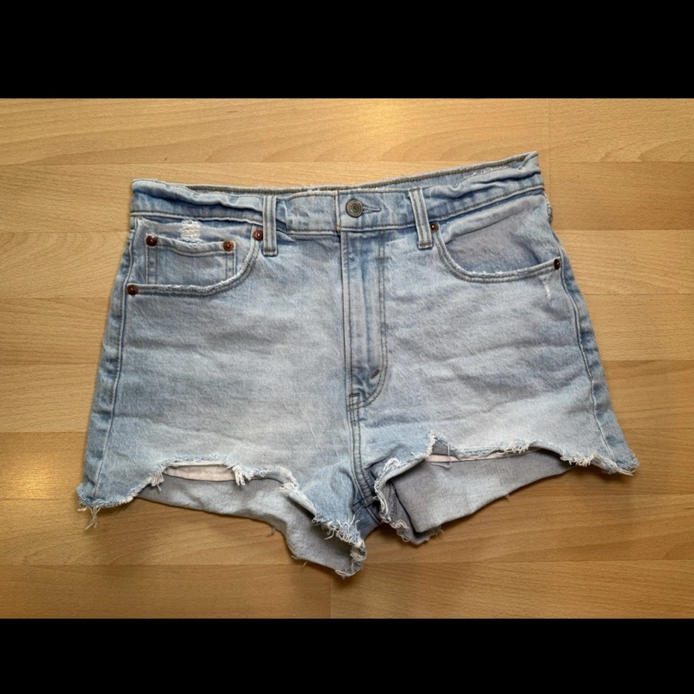 Abercrombie & Fitch Light Blue Mom Jean Shorts High Rise 28 / 6 VEUC